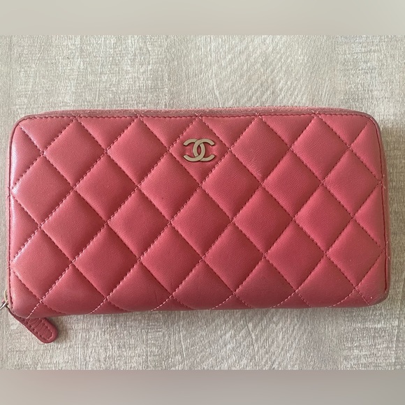 💕SALE💕Chanel Wallet - Picture 2 of 14